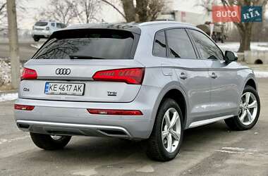Позашляховик / Кросовер Audi Q5 2018 в 