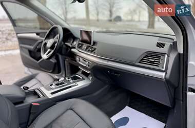 Позашляховик / Кросовер Audi Q5 2018 в 