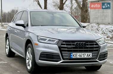 Позашляховик / Кросовер Audi Q5 2018 в 