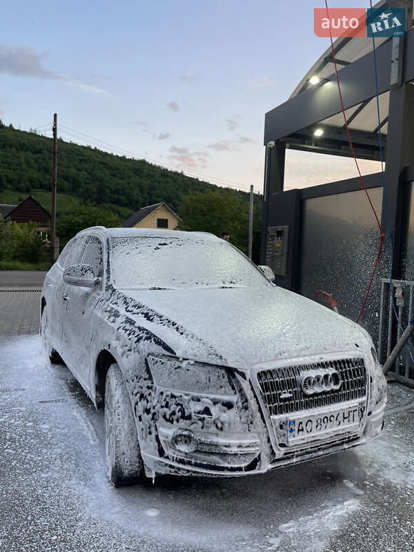 Позашляховик / Кросовер Audi Q5 2010 в Ужгороді