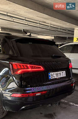 Внедорожник / Кроссовер Audi Q5 2017 в 