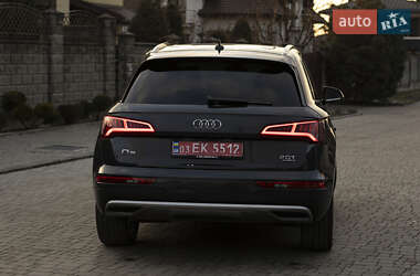 Внедорожник / Кроссовер Audi Q5 2018 в 