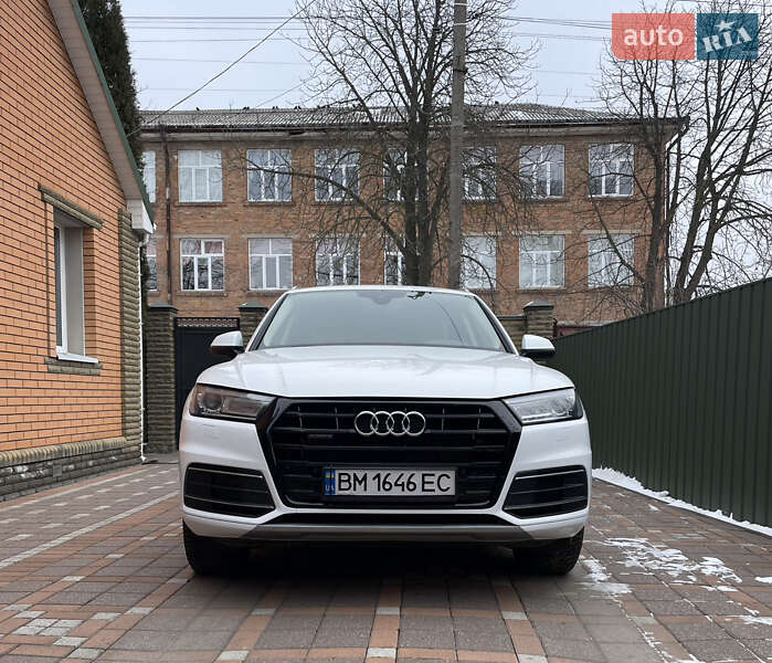 Внедорожник / Кроссовер Audi Q5 2017 в Ромнах