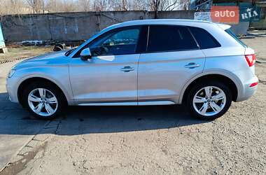 Позашляховик / Кросовер Audi Q5 2018 в 