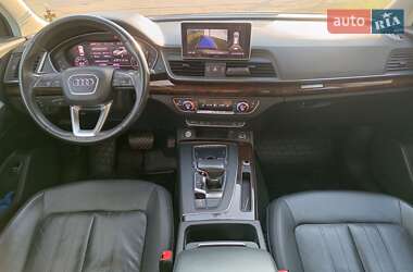Позашляховик / Кросовер Audi Q5 2018 в 