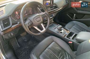 Позашляховик / Кросовер Audi Q5 2018 в 