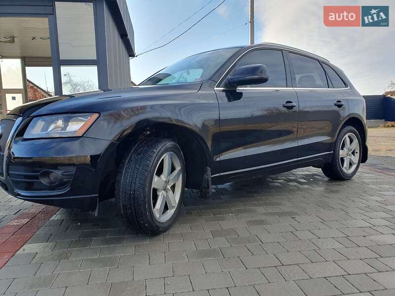 Позашляховик / Кросовер Audi Q5 2011 в Романіву