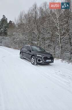 Внедорожник / Кроссовер Audi Q5 2021 в Прилуках