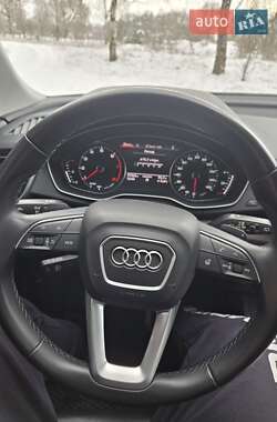 Внедорожник / Кроссовер Audi Q5 2021 в Прилуках