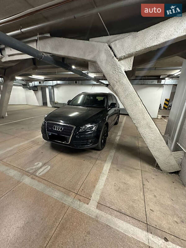 Внедорожник / Кроссовер Audi Q5 2011 в 