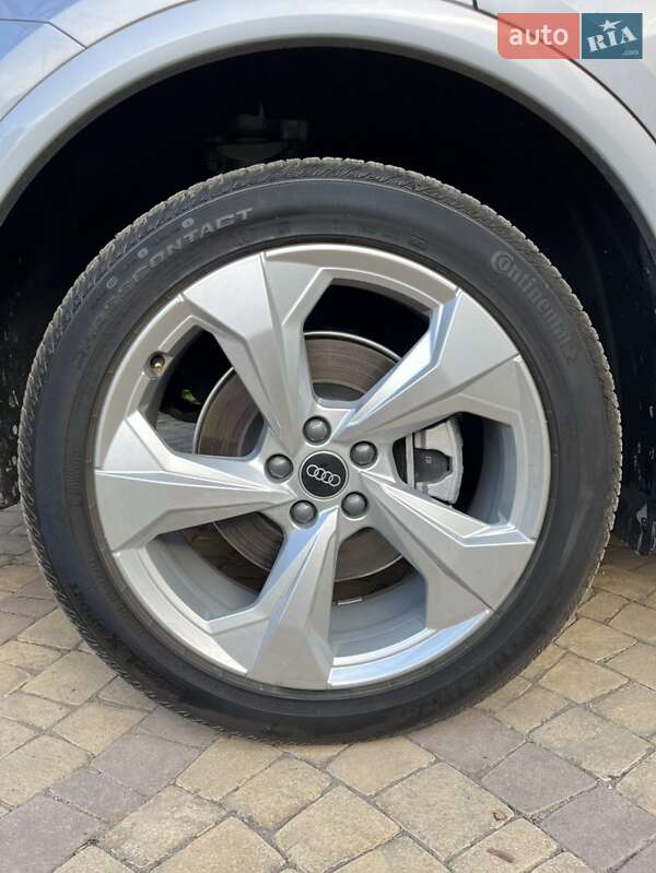 Позашляховик / Кросовер Audi Q5 2022 в Сумах