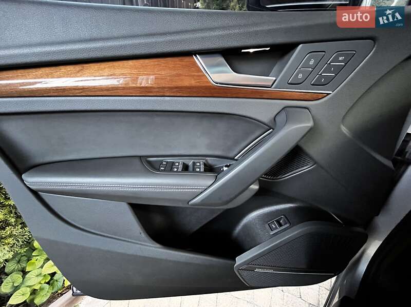 Позашляховик / Кросовер Audi Q5 2022 в Сумах