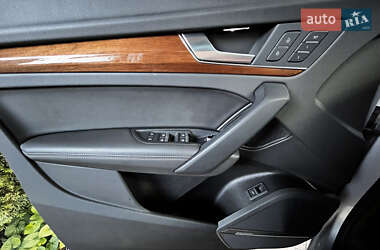 Внедорожник / Кроссовер Audi Q5 2022 в 