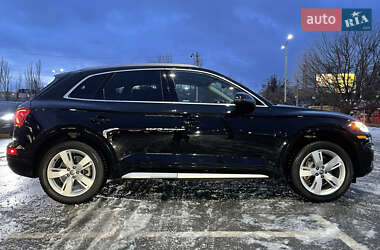 Внедорожник / Кроссовер Audi Q5 2018 в 