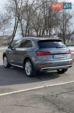 Внедорожник / Кроссовер Audi Q5 2018 в 