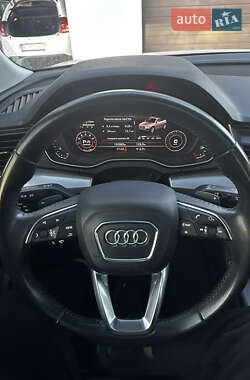 Внедорожник / Кроссовер Audi Q5 2017 в 