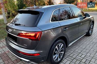 Внедорожник / Кроссовер Audi Q5 2021 в 