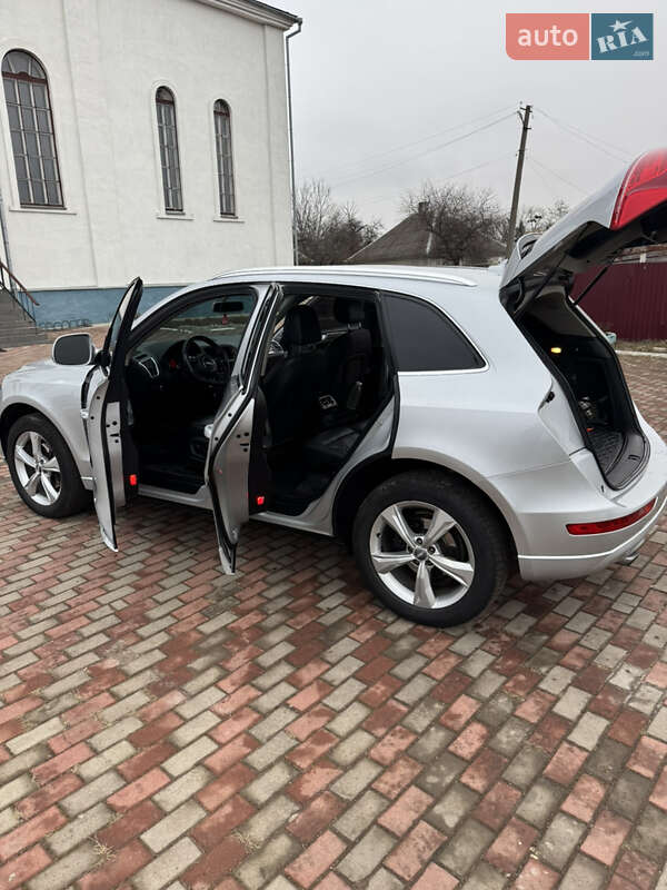 Внедорожник / Кроссовер Audi Q5 2011 в Коростене