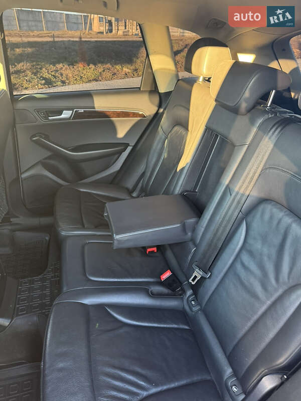 Внедорожник / Кроссовер Audi Q5 2011 в Коростене