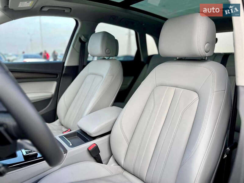 Внедорожник / Кроссовер Audi Q5 2022 в Киеве