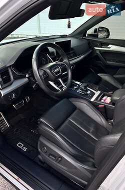 Внедорожник / Кроссовер Audi Q5 2018 в 
