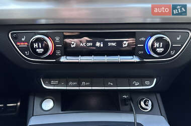 Внедорожник / Кроссовер Audi Q5 2018 в 