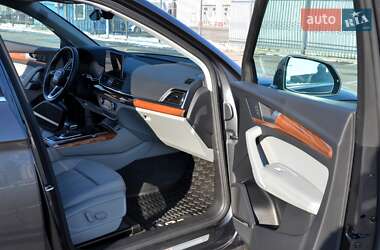Внедорожник / Кроссовер Audi Q5 2022 в 