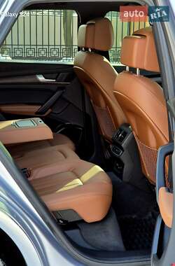 Внедорожник / Кроссовер Audi Q5 2022 в 