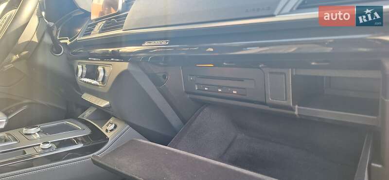 Внедорожник / Кроссовер Audi Q5 2020 в Харькове