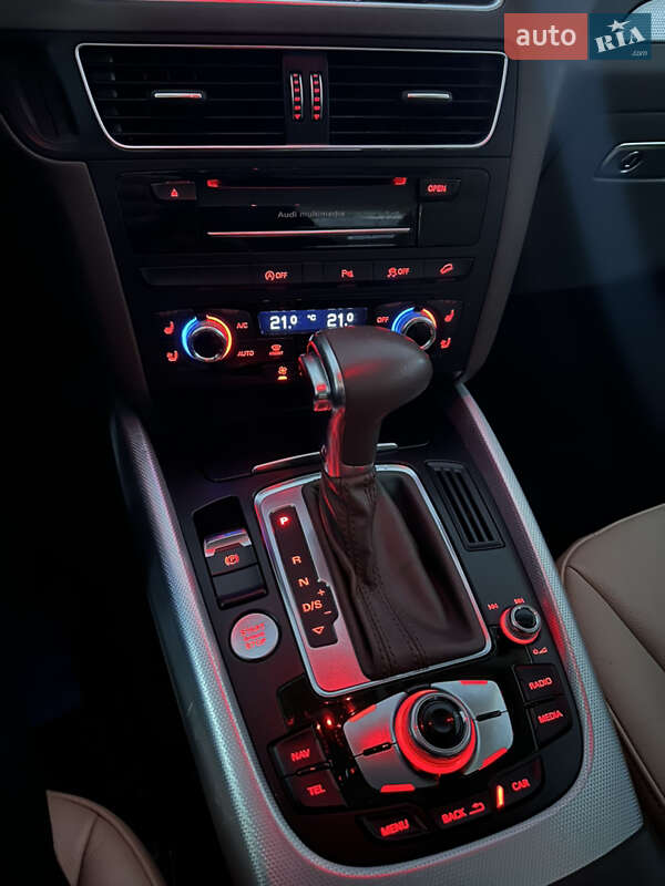 Позашляховик / Кросовер Audi Q5 2015 в Львові