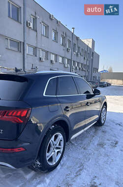 Позашляховик / Кросовер Audi Q5 2018 в Києві