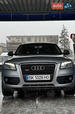 Внедорожник / Кроссовер Audi Q5 2011 в 