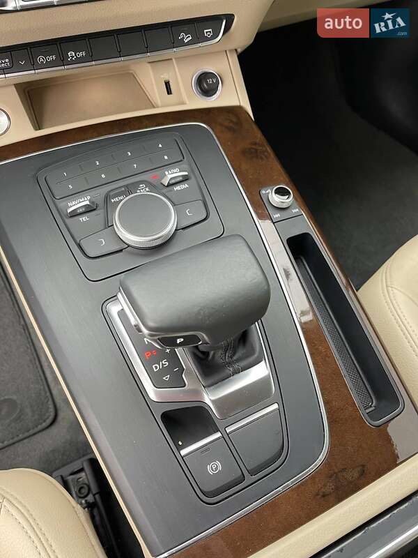 Внедорожник / Кроссовер Audi Q5 2017 в Львове