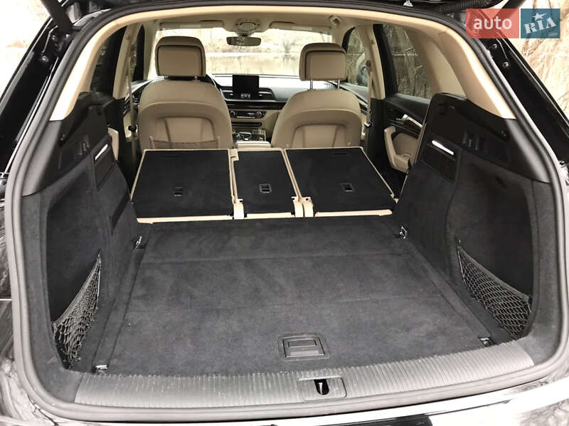 Внедорожник / Кроссовер Audi Q5 2019 в Киеве