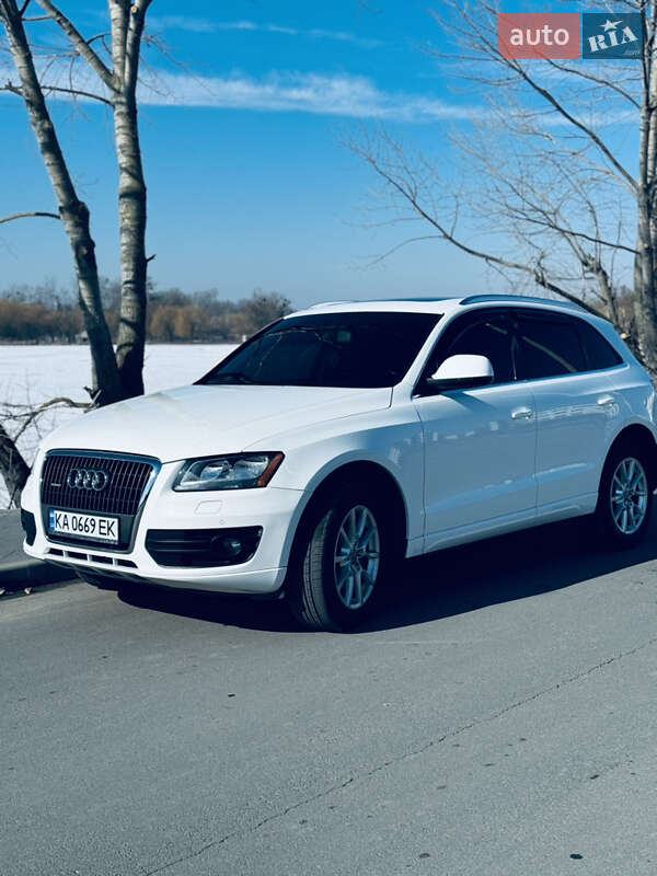Внедорожник / Кроссовер Audi Q5 2012 в 