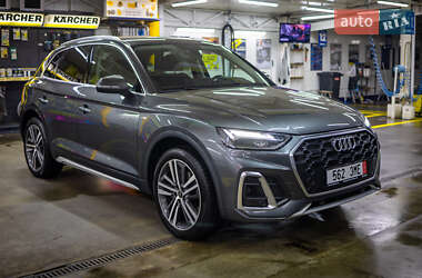 Позашляховик / Кросовер Audi Q5 2021 в Чернівцях