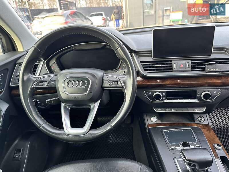 Внедорожник / Кроссовер Audi Q5 2017 в Львове