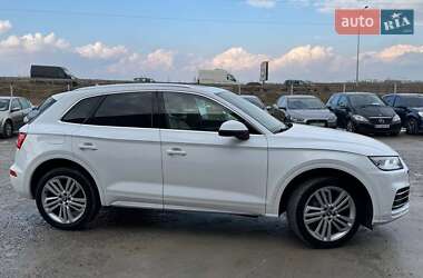 Внедорожник / Кроссовер Audi Q5 2018 в 