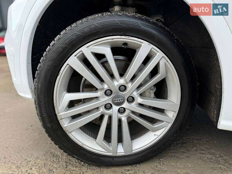 Позашляховик / Кросовер Audi Q5 2018 в Львові