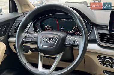 Внедорожник / Кроссовер Audi Q5 2018 в 