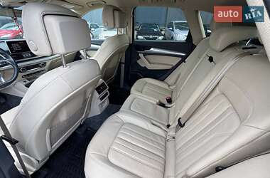 Внедорожник / Кроссовер Audi Q5 2018 в 