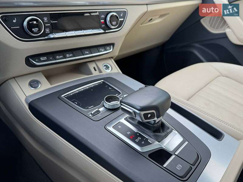 Позашляховик / Кросовер Audi Q5 2018 в Львові