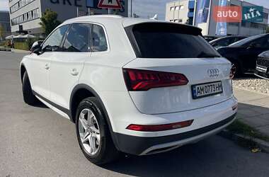 Внедорожник / Кроссовер Audi Q5 2017 в 