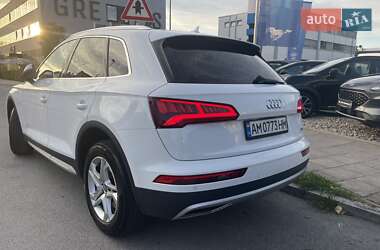 Внедорожник / Кроссовер Audi Q5 2017 в 