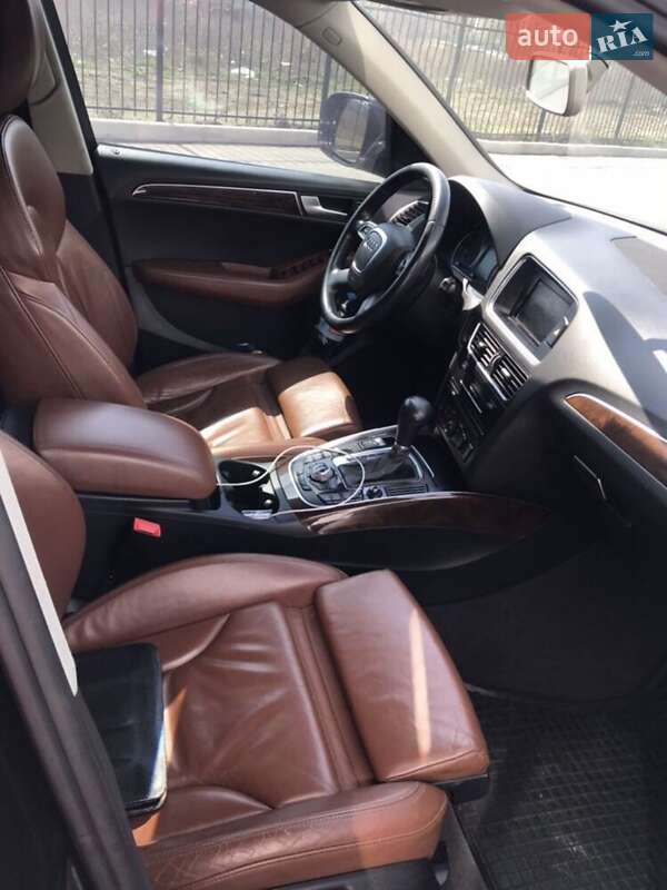 Внедорожник / Кроссовер Audi Q5 2010 в Киеве
