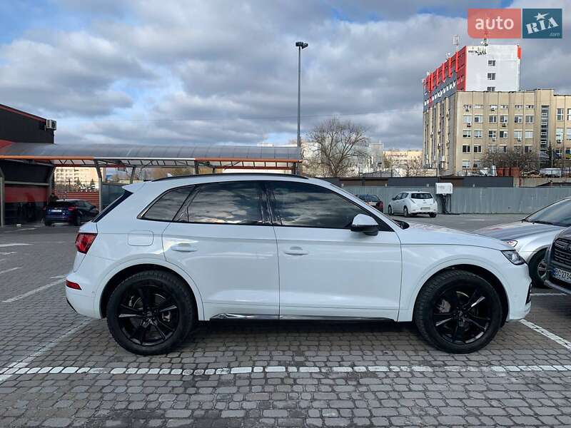 Позашляховик / Кросовер Audi Q5 2018 в Львові