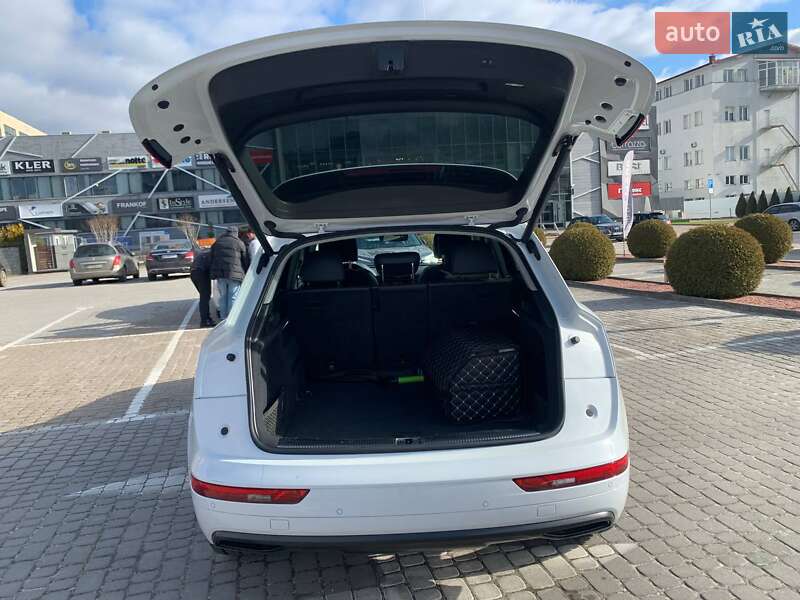 Позашляховик / Кросовер Audi Q5 2018 в Львові