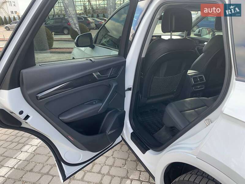 Позашляховик / Кросовер Audi Q5 2018 в Львові