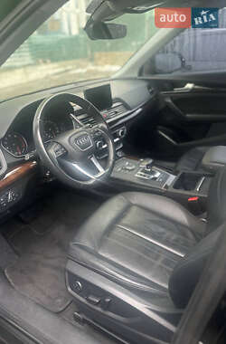 Внедорожник / Кроссовер Audi Q5 2020 в 