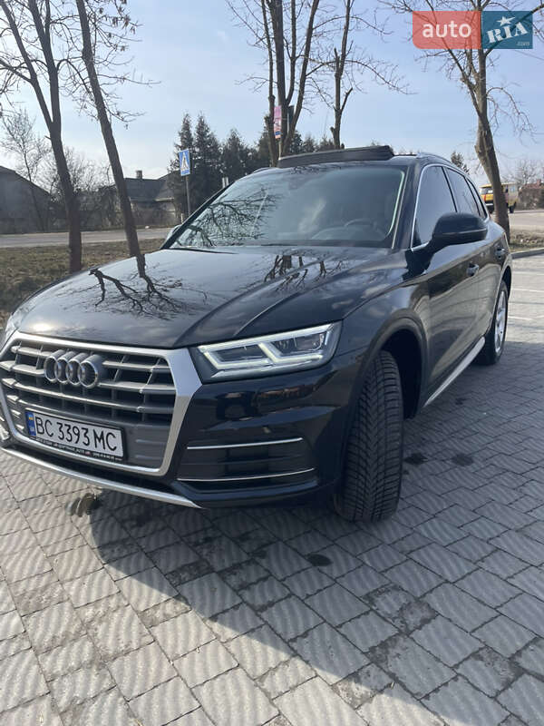 Позашляховик / Кросовер Audi Q5 2017 в Львові